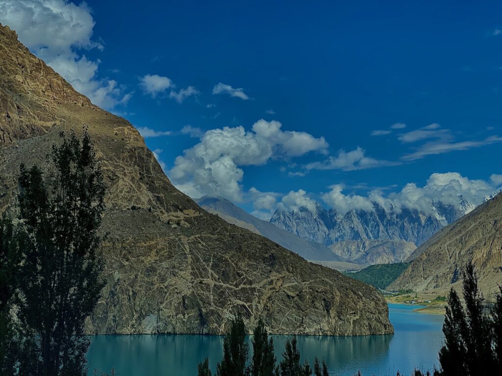Attabad_Lake