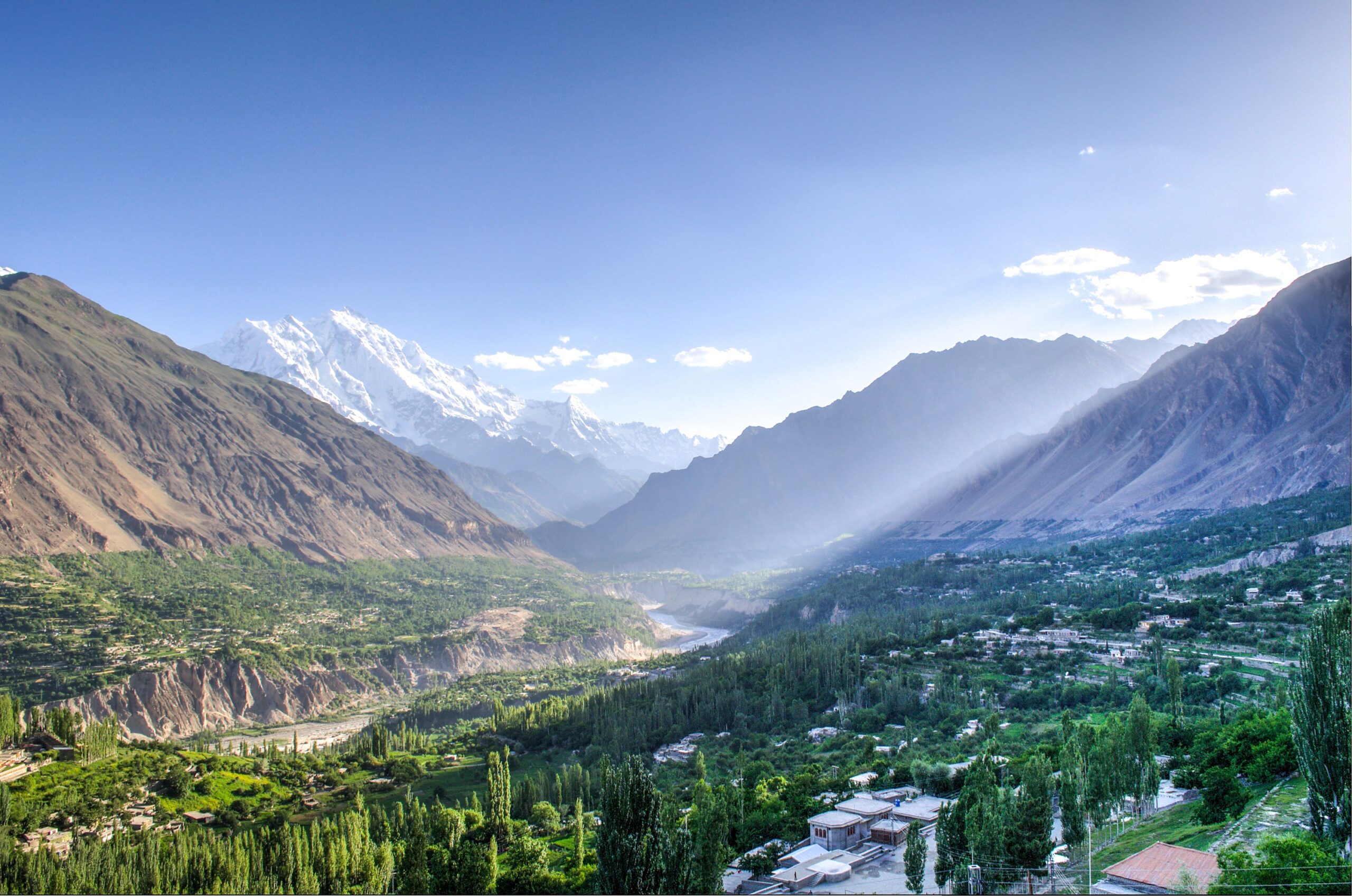 Beauty Of Pakistan Exploring the Enchanting Hunza Valley: A Comprehensive Travel Guide