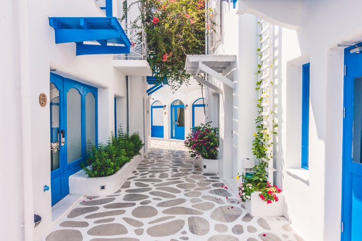 Greece Travel Guide 2024 Tips for a Perfect Trip 2 ravel-mediterranean-aegean-traditional-architecture