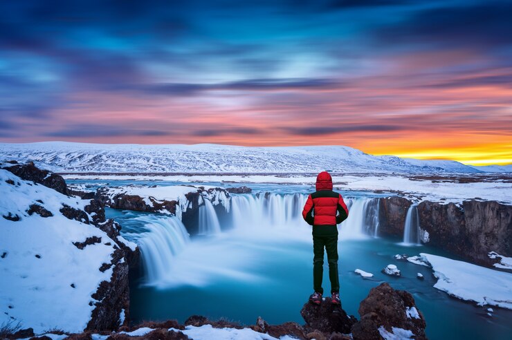 Solo Travel in 2024: Best Guide to Staying Safe