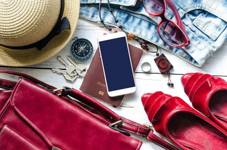 The Best Travel Gear for Women 2025: What You Should Pack 5 Gadgets for the Modern Female Traveler